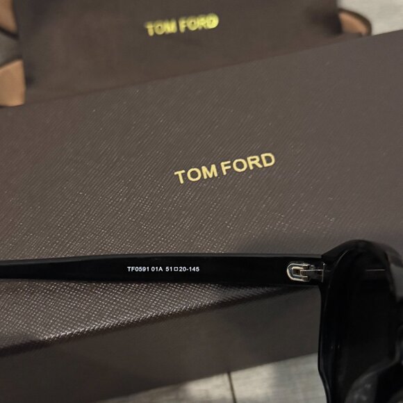 Tom Ford Black Round Sunglasses - Viral Minimalist Trend main image 9